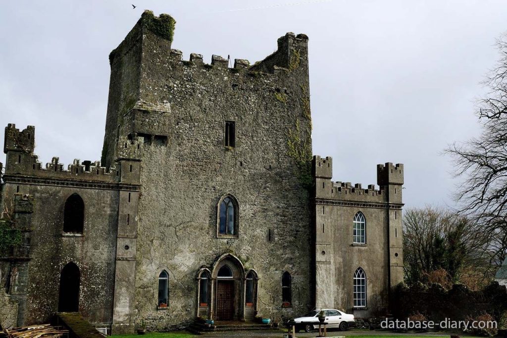 ปราสาทลีฟ (Leap Castle) ปราสาทผีสิง ของไอร์แลนด์  Sean Ryan แห่ง Leap Castle ยืนยันว่าเขาไม่ได้ประดิษฐ์อะไรขึ้นมาเมื่อบอกเล่าเรื่องราวที่เขา