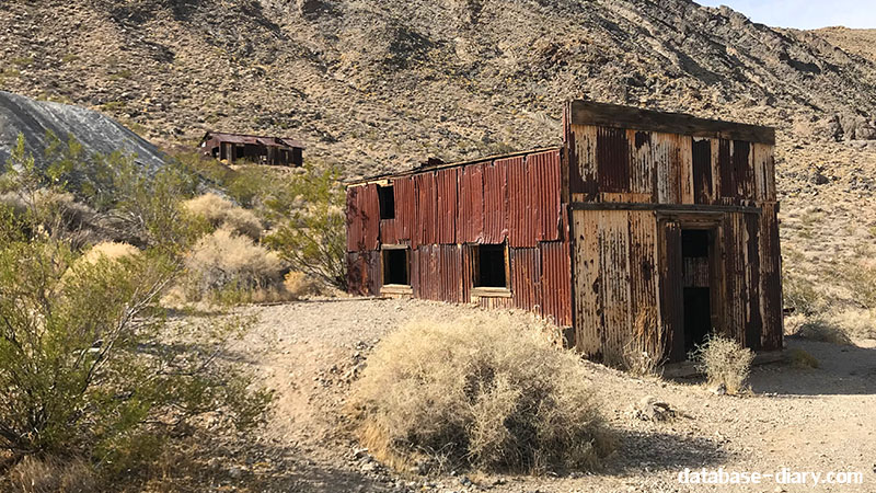 Death Valley Ghost Towns & Mines เมืองผีหุบเขามรณะนับตั้งแต่การค้นพบทองคำในปี พ.ศ. 2391 ใน  แคลิฟอร์เนีย เมืองผีหุบเขา