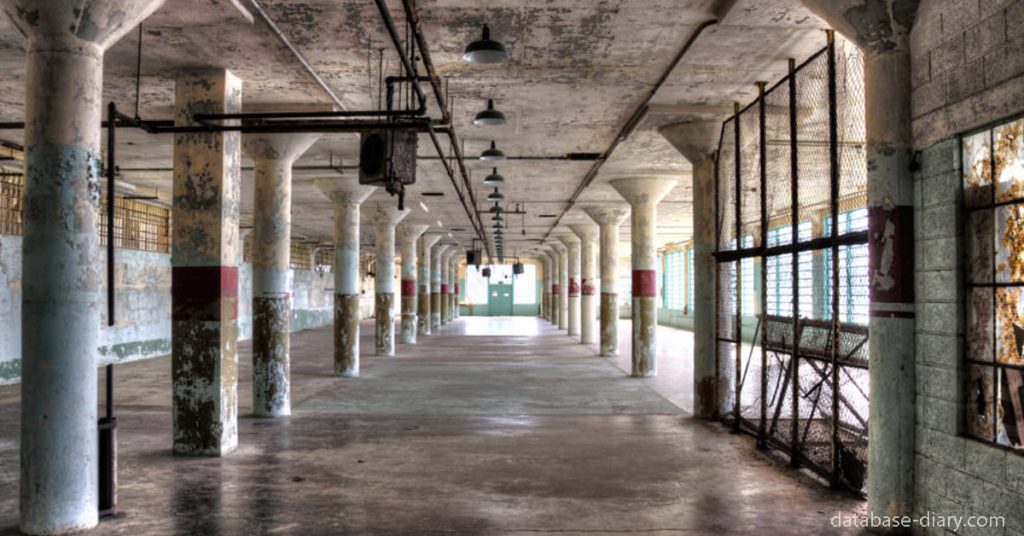 Ghosts of Alcatraz Island ด้วยประวัติศาสตร์อันยาวนานนับร้อยปีตั้งแต่ชนพื้นเมืองอเมริกั โบราณจนถึงป้อมอัลคาทราซจนถึงค่ายทหาร