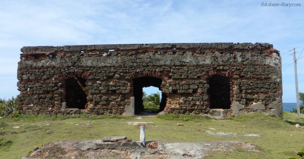Ruins of Lazaretto de Isla de Cabras ซากปรักหักพังเศษซากของโรงพยาบาลกักกันสมัยศตวรรษที่ 19 แห่งนี้บ่งบอกถึงอดีตอันมืดมิด