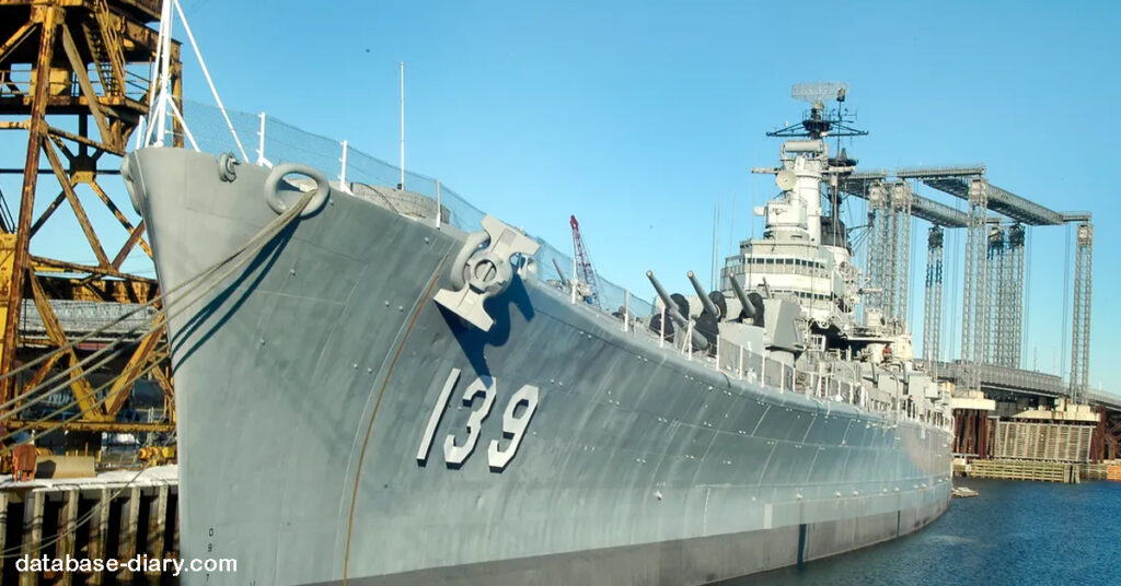 The Ghosts of the USS Salem เป็นหนึ่งในเรือลาดตระเวนหนักชั้น Des Moines ที่สั่งโดยกองทัพเรือสหรัฐฯ ในปี 1945 ก่อนสิ้นสุดสงคราม