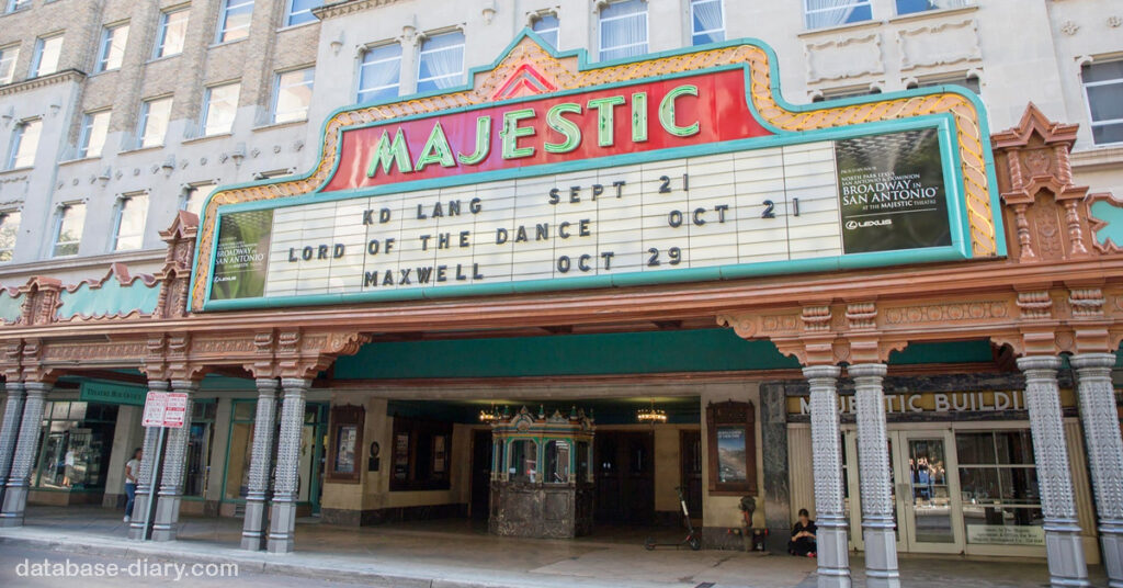 Majestic Theatre โรงละครผีสิงมาเจสติก ดังคำกล่าวที่ว่าไม่มีธุรกิจใดที่เหมือนกับธุรกิจการแสดง ที่โรงละครมาเจสติกในซานอันโตนิโอ 