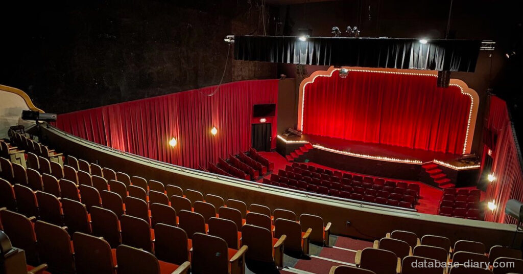THE HISTORIC SAVANNAH THEATRE โรงละครซาวานนาห์แห่งประวัติศาสตร์ โรงละครมักจะดึงดูดผี วิญญาณ และปรากฏการณ์เหนือธรรมชาติ