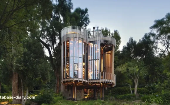 Victorian-style treehouse